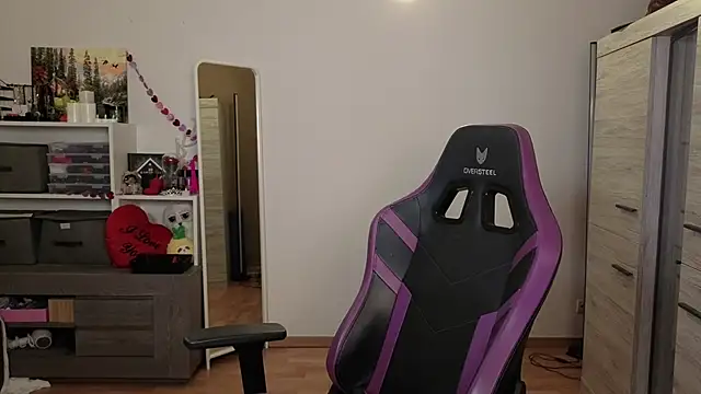 TinniAngel online show from 02/07/26, 06:33