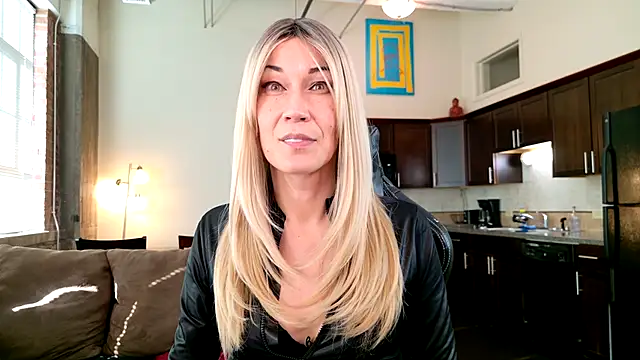 Snapshot of EveEnigma chatting on 01/08/25, 05:26 EveEnigma online show from 01/08/25, 05:26