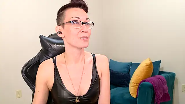 Snapshot of EveEnigma chatting on 02/20/25, 05:29 EveEnigma online show from 02/20/25, 05:29