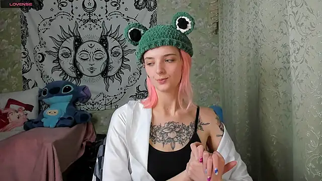 Cutie Adelia online show from 12/19/24, 12:12