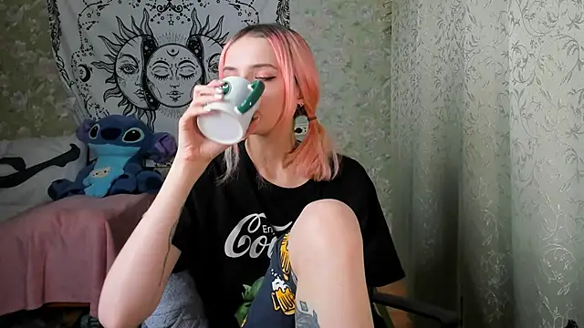 Cutie Adelia online show from 01/25/25, 12:26