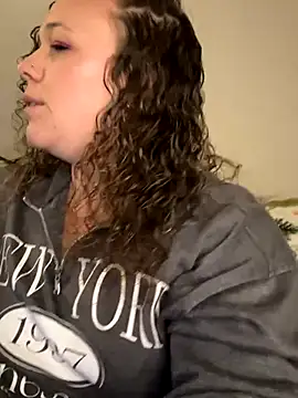 AuroraSummers online show from 11/17/25, 01:00