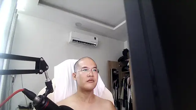 Snapshot of luckyjackie25 chatting on 09/28/25, 03:45 luckyjackie25 online show from 09/28/25, 03:45