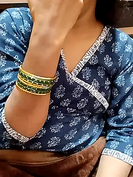 Diya 143 online show from 11/14/25, 08:24