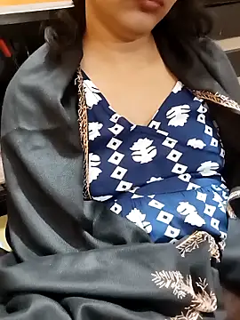 Diya 143 online show from 11/23/25, 07:02