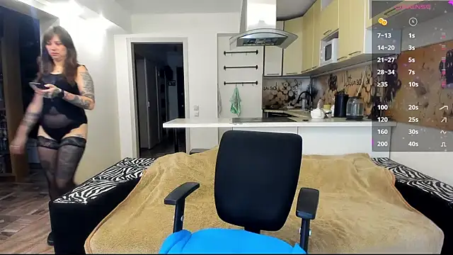 Snapshot of StacyTigerr chatting on 10/14/25, 04:08 StacyTigerr online show from 10/14/25, 04:08