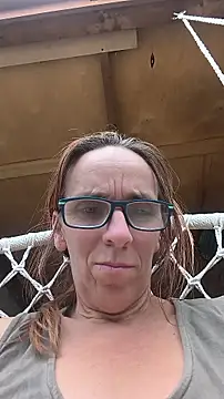 Snapshot of Dettybitch40 chatting on 06/16/26, 12:19 Dettybitch40 online show from 06/16/26, 12:19