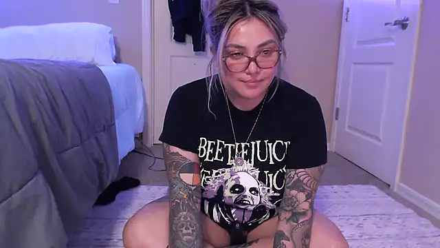 nativepumpkin95 online show from 02/16/25, 03:47