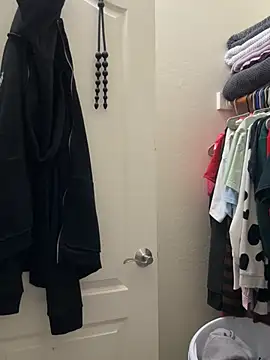 nativepumpkin95 online show from 02/19/25, 02:01