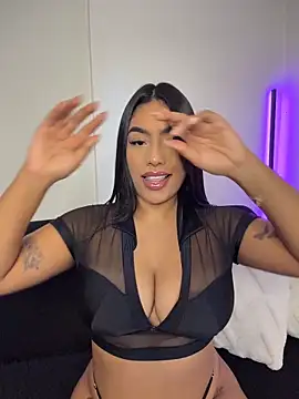 Sara mocca  online show from 04/07/26, 07:58