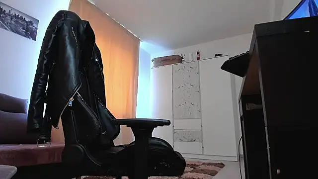 liamaesthetic online show from 03/03/26, 07:36