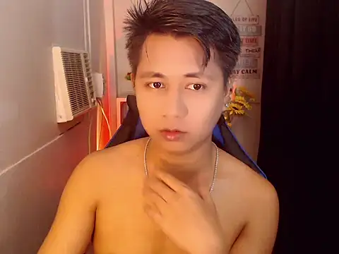 khael moreno online show from 11/11/25, 10:54