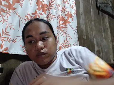 Snapshot of bettina_love chatting on 10/10/25, 04:50 bettina love online show from 10/10/25, 04:50