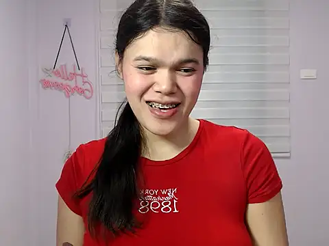 Snapshot of Miss_Ivanawolf chatting on 07/06/26, 08:11 Miss Ivanawolf online show from 07/06/26, 08:11