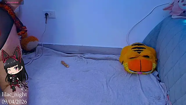 lilac night33 online show from 04/10/26, 04:23