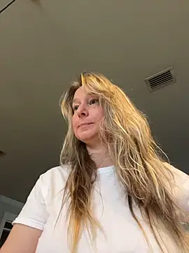 Vivian MayXxX online show from 03/27/26, 05:01