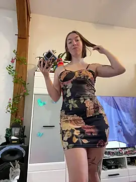 Snapshot of Daisy_Michto_Officiel chatting on 12/10/24, 09:44 Daisy Michto Officiel online show from 12/10/24, 09:44