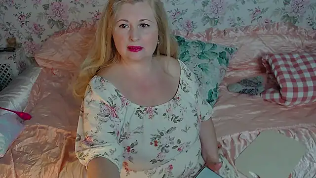 BustyDonnaSexyy online show from 04/25/26, 12:08