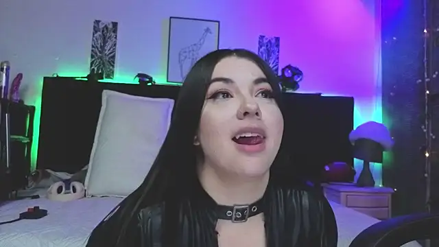 Snapshot of Liah_santos chatting on 10/13/25, 02:06 Liah santos online show from 10/13/25, 02:06