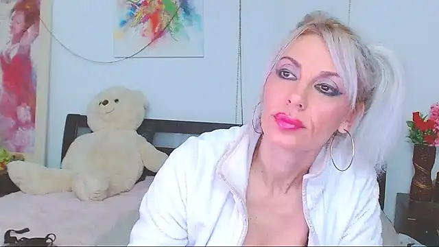 HoneyLara online show from 02/08/26, 07:06