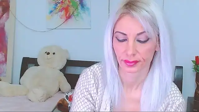 HoneyLara online show from 02/09/26, 11:20