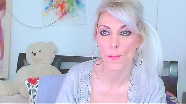 HoneyLara online show from 03/29/26, 09:04