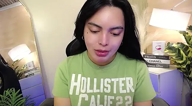 HotstuffCherrySummer online show from 01/12/25, 10:34