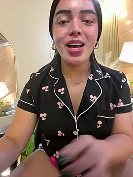 HotstuffCherrySummer online show from 02/11/25, 10:04