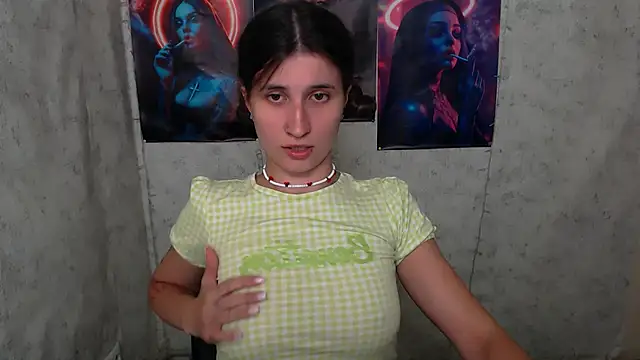 Snapshot of MaryEm976 chatting on 07/19/26, 09:35 MaryEm976 online show from 07/19/26, 09:35