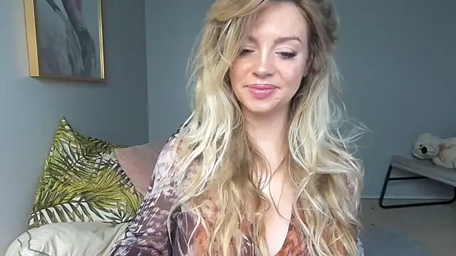 Snapshot of BelieveinEmliy chatting on 01/02/25, 09:22 BelieveinEmliy online show from 01/02/25, 09:22