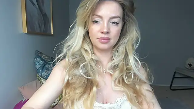 Snapshot of BelieveinEmliy chatting on 01/12/25, 05:11 BelieveinEmliy online show from 01/12/25, 05:11