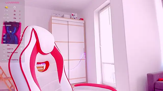 HotCarolineXO online show from 03/10/25, 08:04