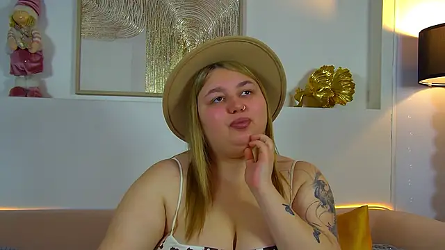 LillianKim online show from 12/04/25, 06:38