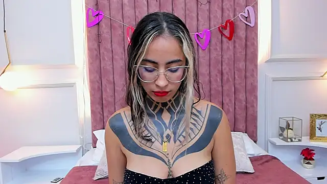 NicoleBlum online show from 02/12/25, 11:51