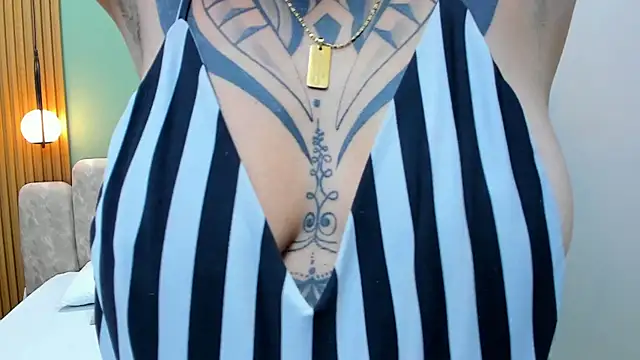 NicoleBlum online show from 03/10/25, 04:46