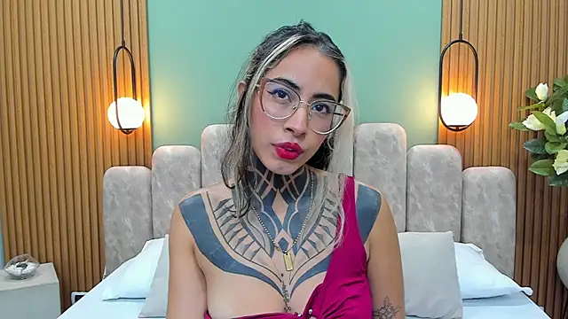 NicoleBlum online show from 03/11/25, 03:56