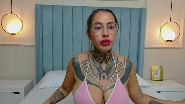 NicoleBlum online show from 04/07/26, 07:25