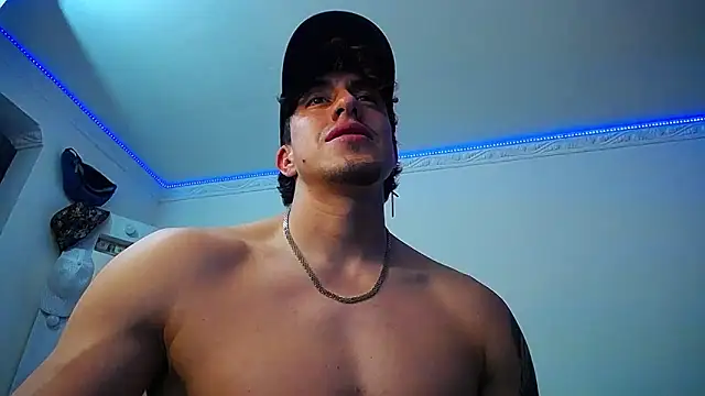 strongboy  online show from 01/24/25, 01:35