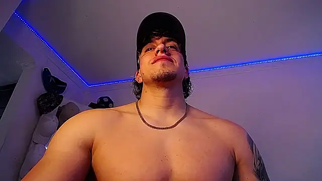 strongboy  online show from 09/17/25, 07:04