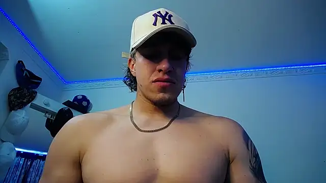 strongboy  online show from 09/20/25, 06:53