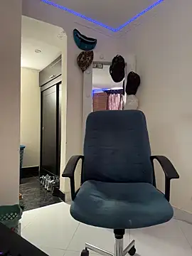 strongboy  online show from 02/28/26, 06:20