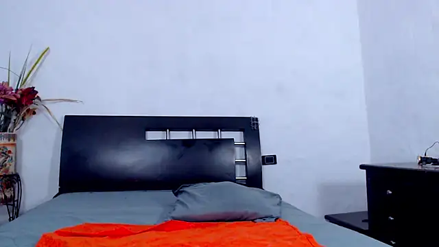 AikoTailor online show from 09/24/25, 09:07