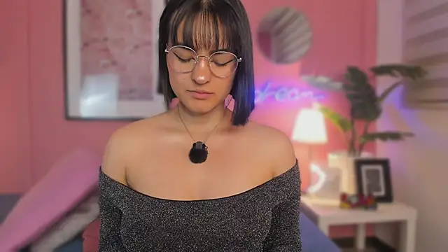 SoySaraa online show from 12/17/25, 06:19