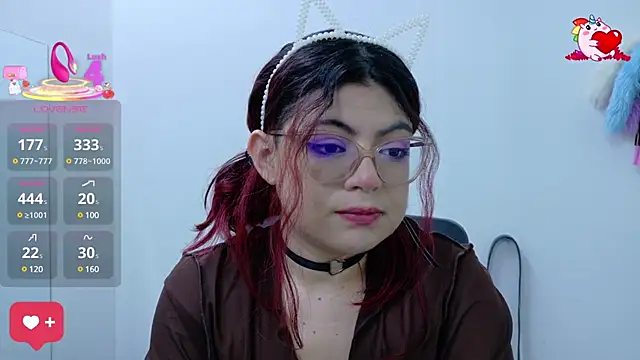 Catwhite  online show from 03/11/25, 12:28