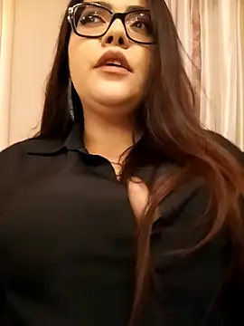 AriaRussell online show from 04/17/26, 07:28