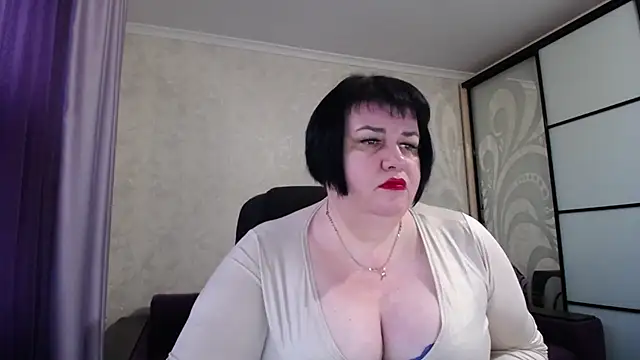 JuicyLady Di online show from 10/17/25, 04:59