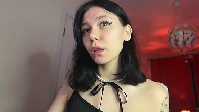 Snapshot of pinkdolly18 chatting on 01/09/25, 09:37 pinkdolly18 online show from 01/09/25, 09:37