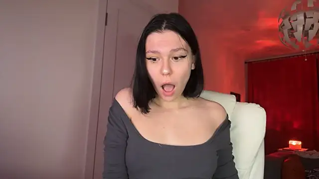 Snapshot of pinkdolly18 chatting on 03/09/25, 10:30 pinkdolly18 online show from 03/09/25, 10:30