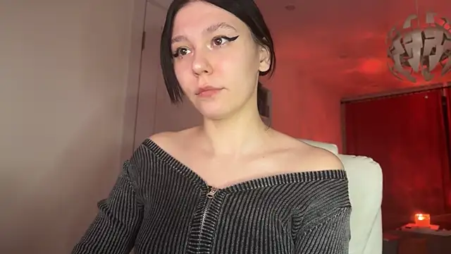 Snapshot of pinkdolly18 chatting on 03/11/25, 10:20 pinkdolly18 online show from 03/11/25, 10:20