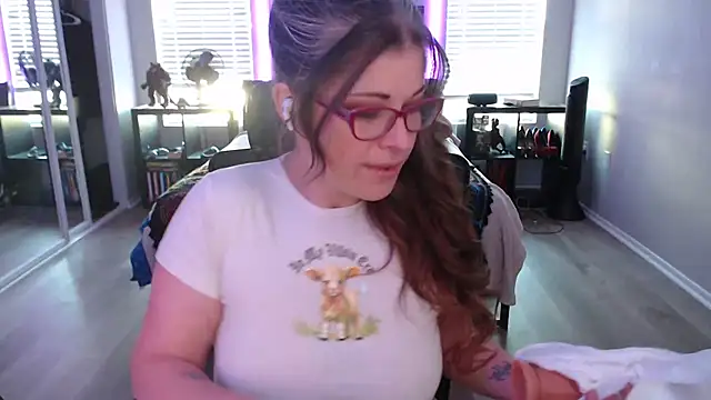 Snapshot of TheLenaAdams chatting on 01/13/25, 07:31 TheLenaAdams online show from 01/13/25, 07:31